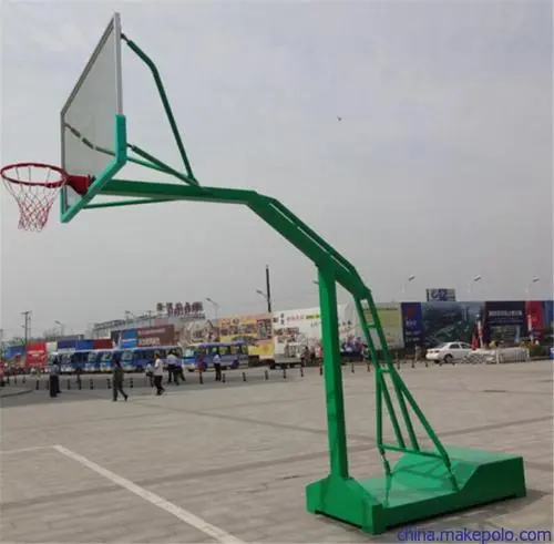 bat365官网登录入口：梅西用什么网球拍拍球